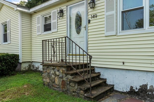 149 North St, East Brookfield, MA 01515