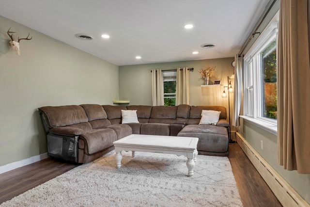 149 North St, East Brookfield, MA 01515