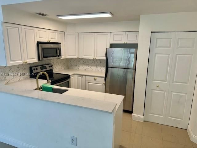 2445 SW 18th Terrace 105, Fort Lauderdale, FL 33315