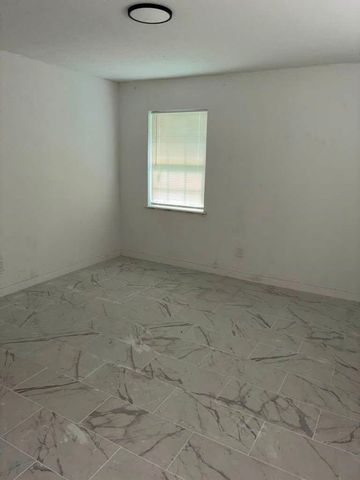 1918 Hampton Street, Houston, TX 77088