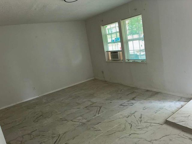 1918 Hampton Street, Houston, TX 77088