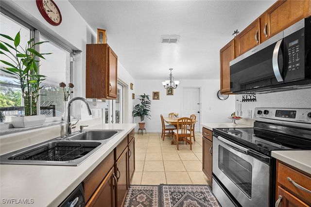 3245 43rd AVE NE, Naples, FL 34120