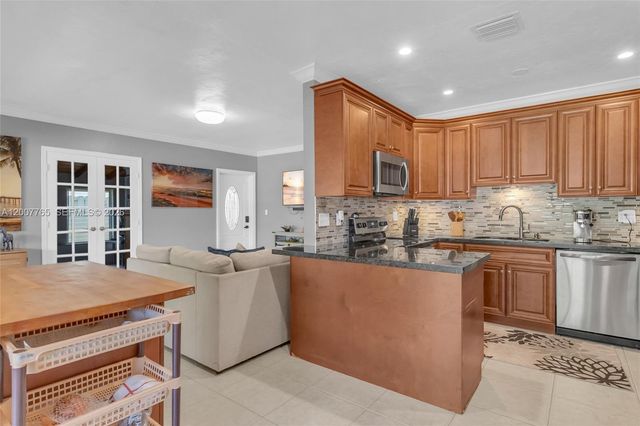 921 N 31st Court, Hollywood, FL 33021