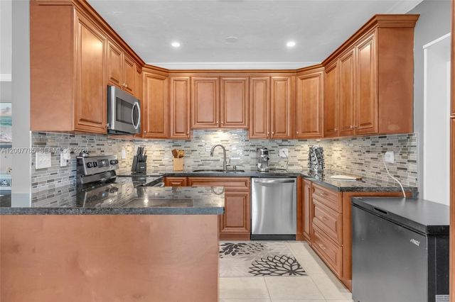 921 N 31st Court, Hollywood, FL 33021