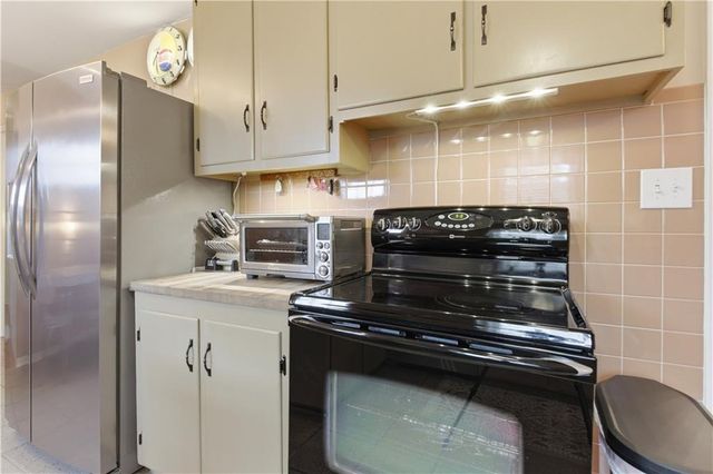7010 W 65th Terrace, Overland Park, KS 66202