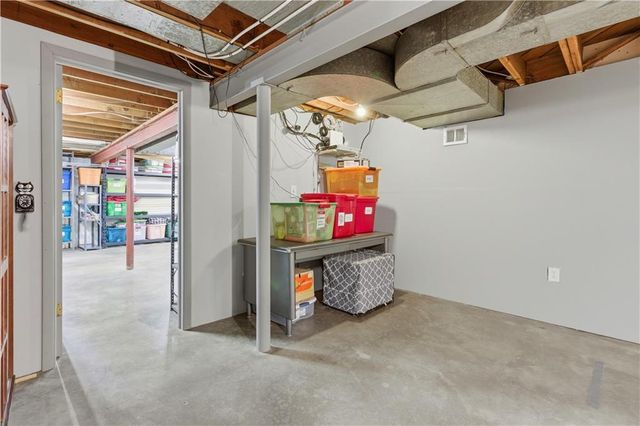 7010 W 65th Terrace, Overland Park, KS 66202