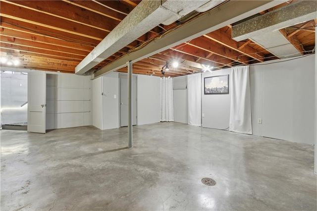 7010 W 65th Terrace, Overland Park, KS 66202