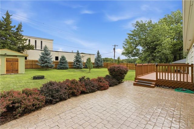7010 W 65th Terrace, Overland Park, KS 66202
