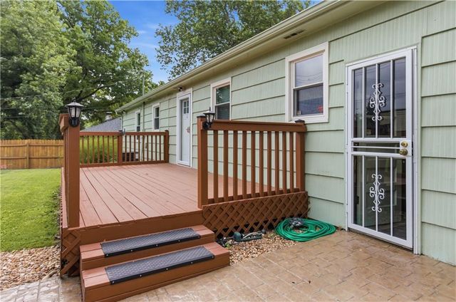 7010 W 65th Terrace, Overland Park, KS 66202