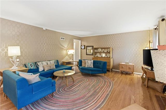 7010 W 65th Terrace, Overland Park, KS 66202