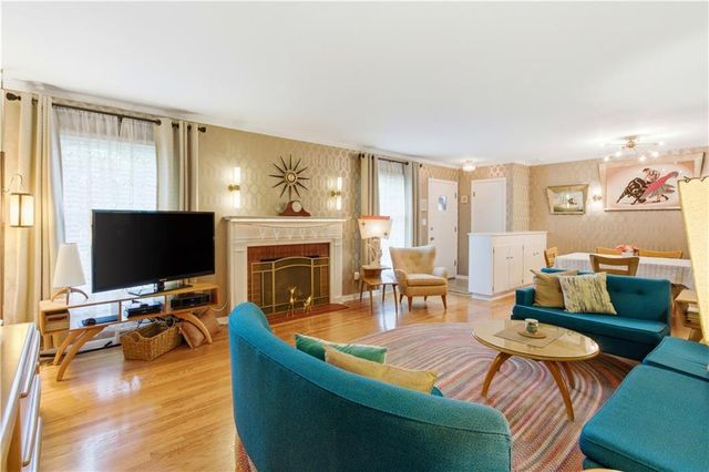 7010 W 65th Terrace, Overland Park, KS 66202