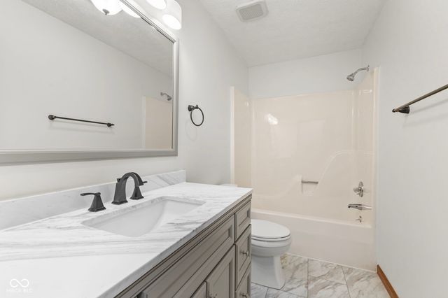 7624 Quail Ridge N, Plainfield, IN 46168