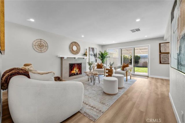 7060 Santa Ana, Buena Park, CA 90620