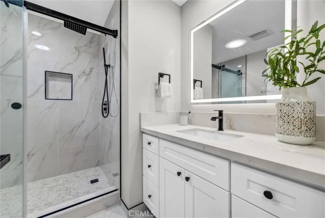 7060 Santa Ana, Buena Park, CA 90620
