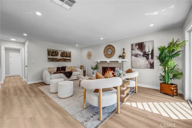 7060 Santa Ana, Buena Park, CA 90620