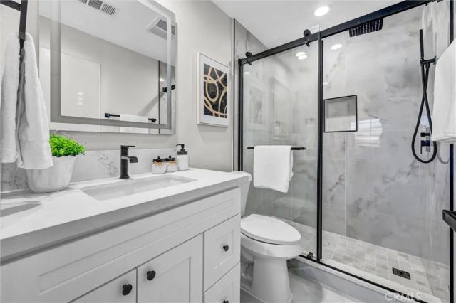 7060 Santa Ana, Buena Park, CA 90620
