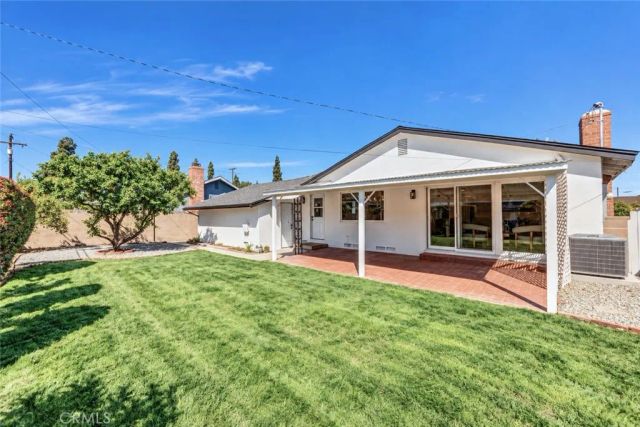 7060 Santa Ana, Buena Park, CA 90620