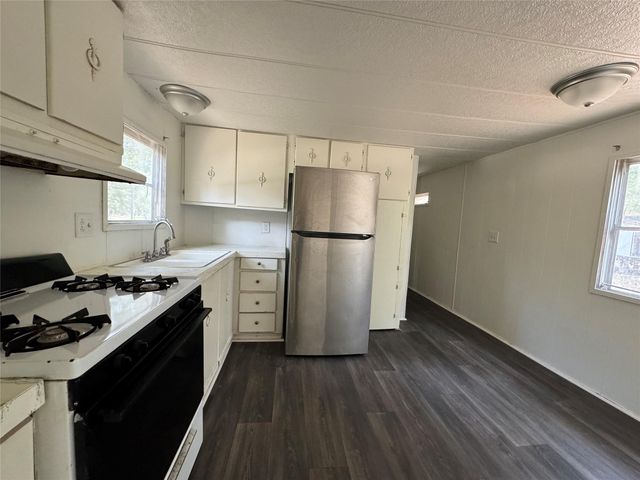 104A N 1st Street, Livingston, TX 77351