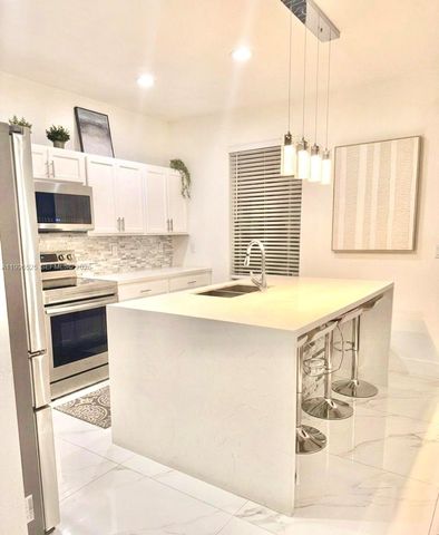 4237 SW 164th Path 4237, Miami, FL 33185