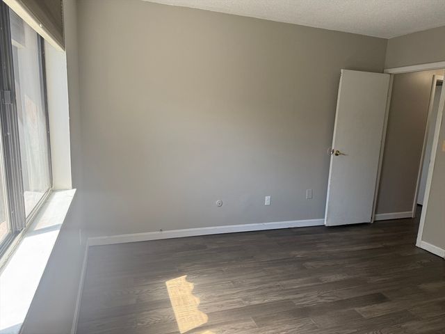 685 Oak 5-10, Brockton, MA 02301