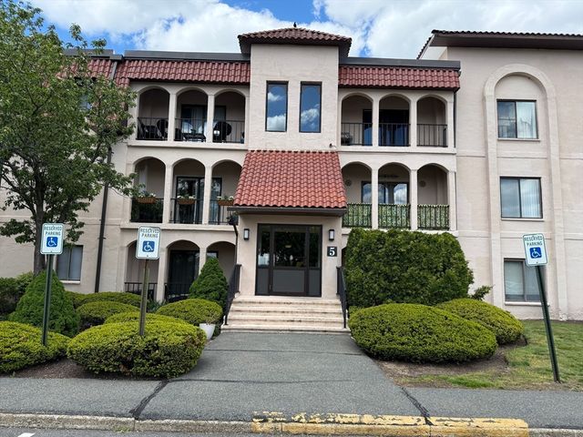 685 Oak 5-10, Brockton, MA 02301
