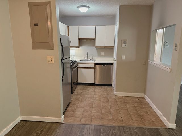 685 Oak 5-10, Brockton, MA 02301
