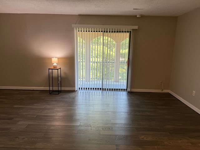 685 Oak 5-10, Brockton, MA 02301