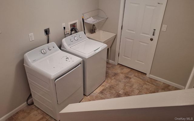 81 Kearsing Parkway B, Spring Valley, NY 10952