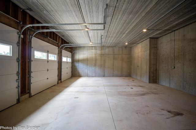 17090 Kenowa Avenue, Kent City, MI 49330