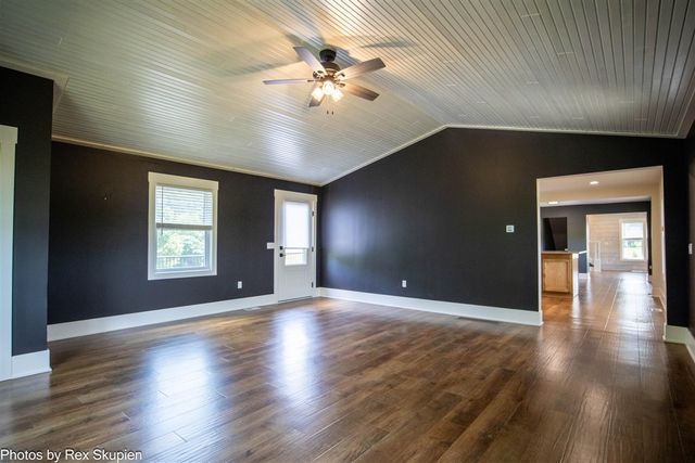 17090 Kenowa Avenue, Kent City, MI 49330