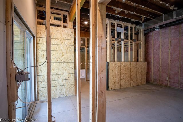 17090 Kenowa Avenue, Kent City, MI 49330