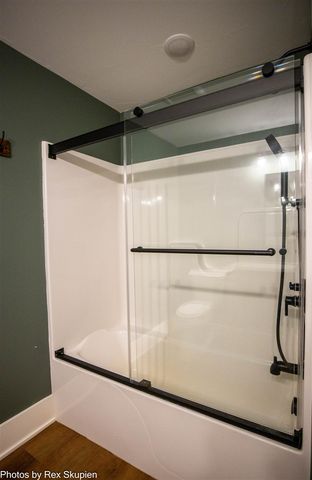 17090 Kenowa Avenue, Kent City, MI 49330