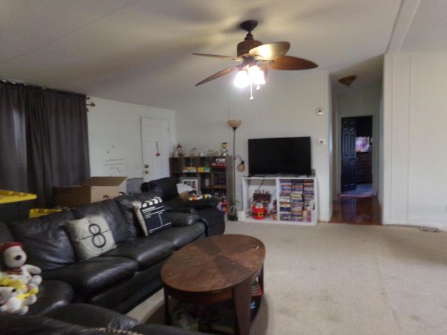 89 S Stuart Circle, Greenacres, FL 33463
