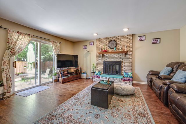 2238 Gleneagles Drive, Naperville, IL 60565