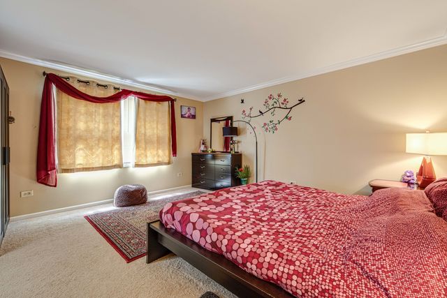 2238 Gleneagles Drive, Naperville, IL 60565