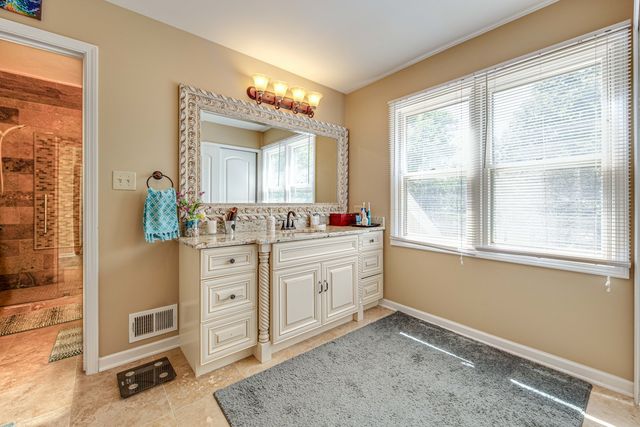 2238 Gleneagles Drive, Naperville, IL 60565