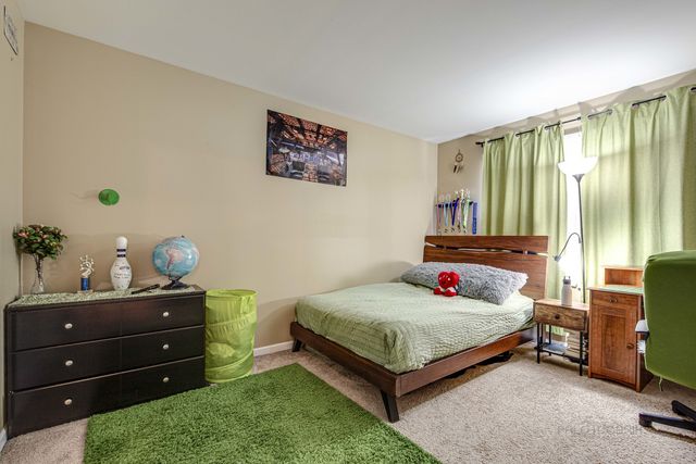 2238 Gleneagles Drive, Naperville, IL 60565