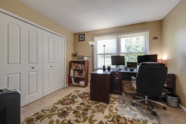 2238 Gleneagles Drive, Naperville, IL 60565