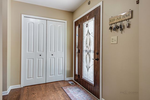 2238 Gleneagles Drive, Naperville, IL 60565