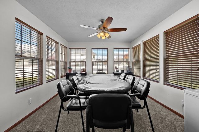 850 W PRICE Street, Eldridge, IA 52748