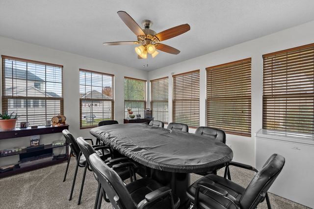 850 W PRICE Street, Eldridge, IA 52748