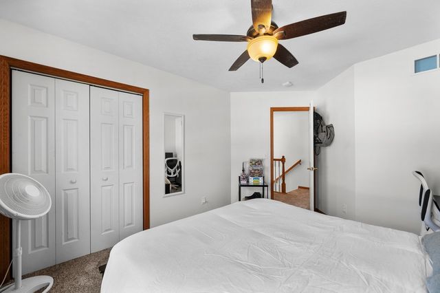 850 W PRICE Street, Eldridge, IA 52748