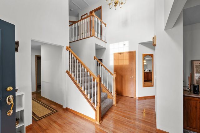 850 W PRICE Street, Eldridge, IA 52748