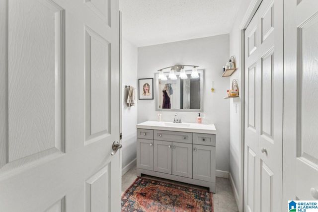 416 Skyview Dr Apt B, Birmingham, AL 35209