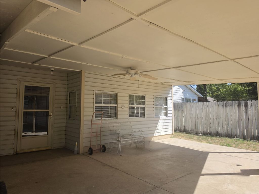 3750 Honeysuckle Avenue, Fort Worth, TX 76111 — photo 4