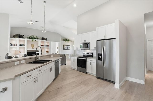 5267 STRATFORD COURT, Cape Coral, FL 33904