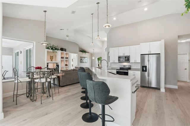 5267 STRATFORD COURT, Cape Coral, FL 33904