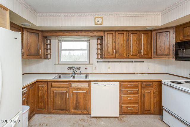 23284 W State Route 579, Curtice, OH 43412