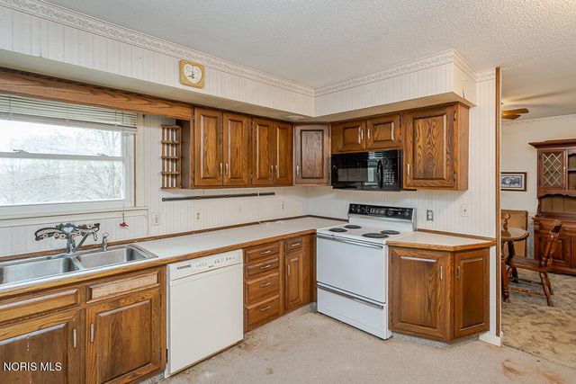 23284 W State Route 579, Curtice, OH 43412