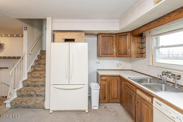 23284 W State Route 579, Curtice, OH 43412